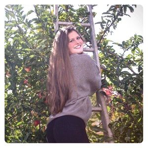 Meet your Posher, Hannah